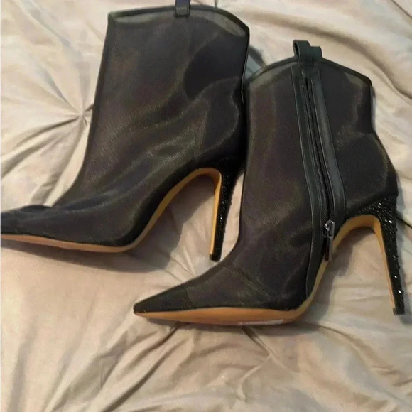 Karl lagerfeld Paris Clea Western Booties size 9M /40B - Picture 4 of 11